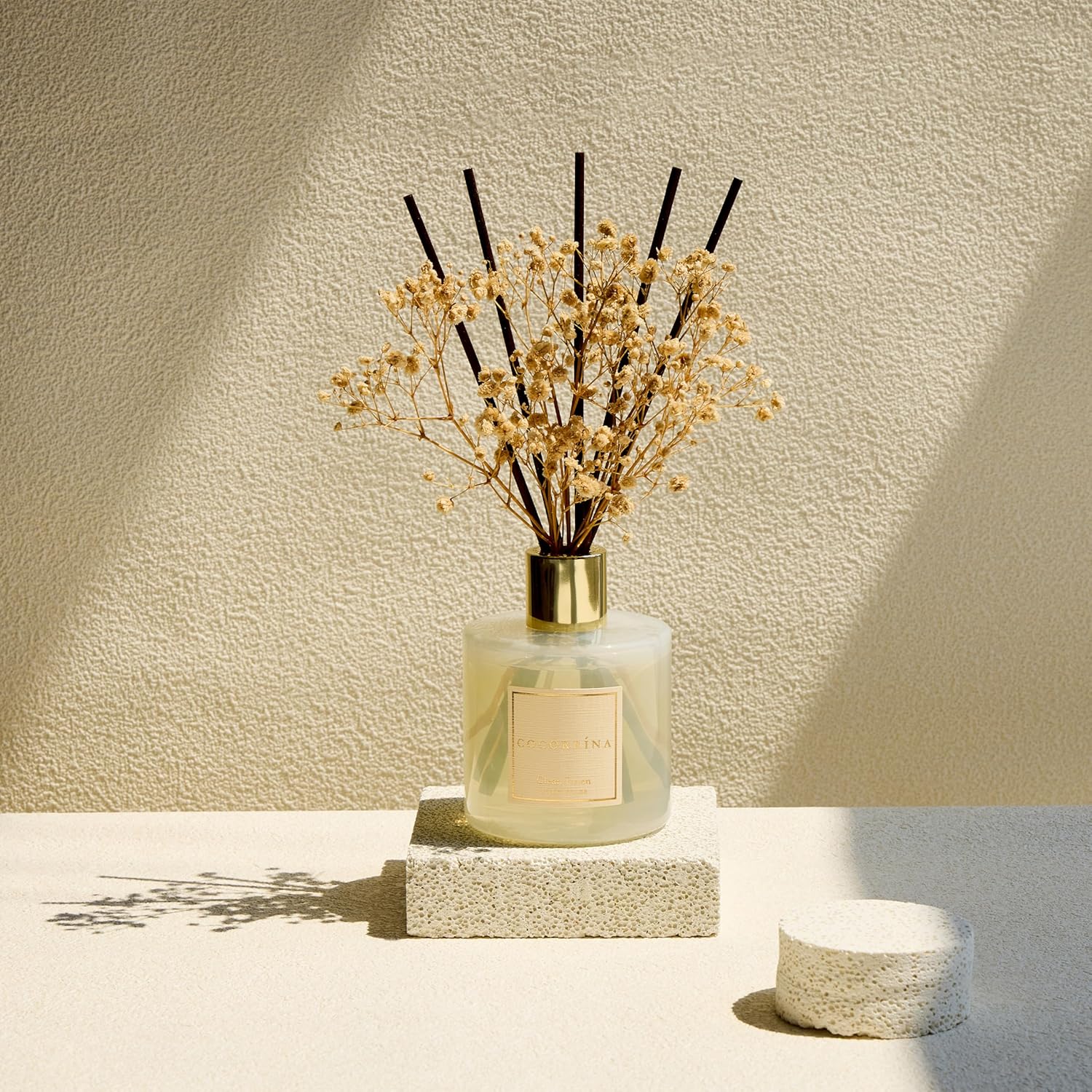 Cocorrína Reed Diffuser Set, 200ml Clean Linen Scented Diffuser with Sticks Home Fragrance for Bedroom Bathroom Living Room, Home & Office Decor